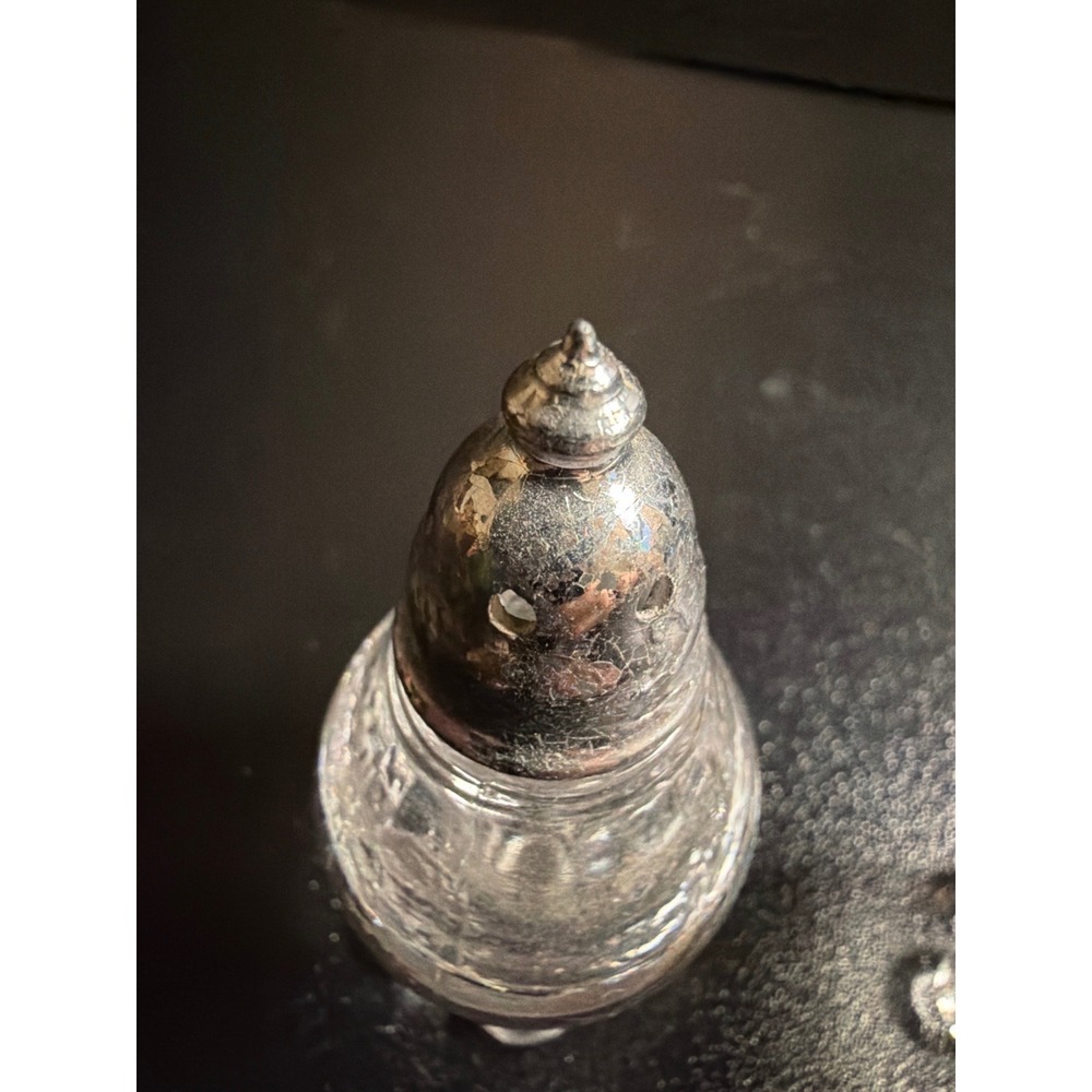 Vintage Clear Glass Salt & Pepper Shakers Set Silver Tone Lids Bubble Foot Base - Picture 3 of 8